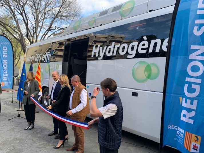 Photo 2 Inauguration premier autocar hydrogène