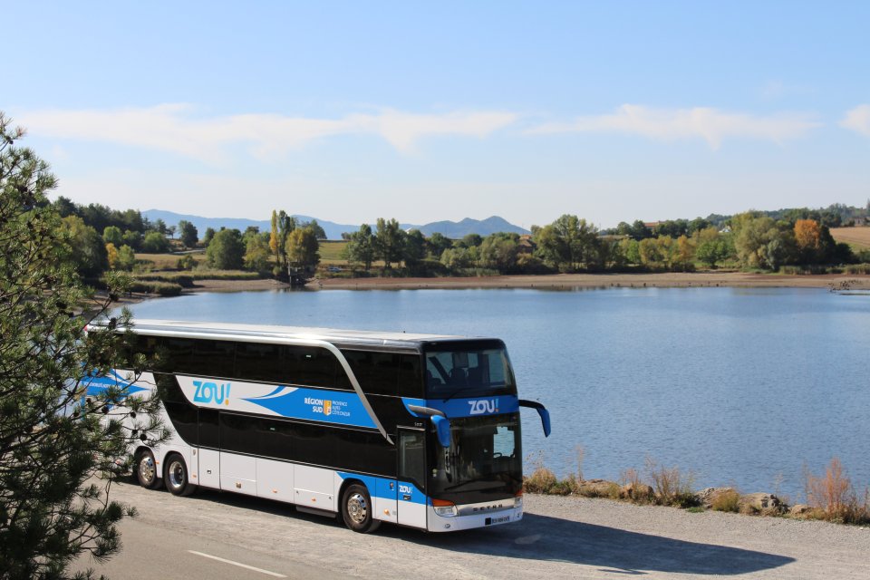 Car SCAL Setra floqué ZOU